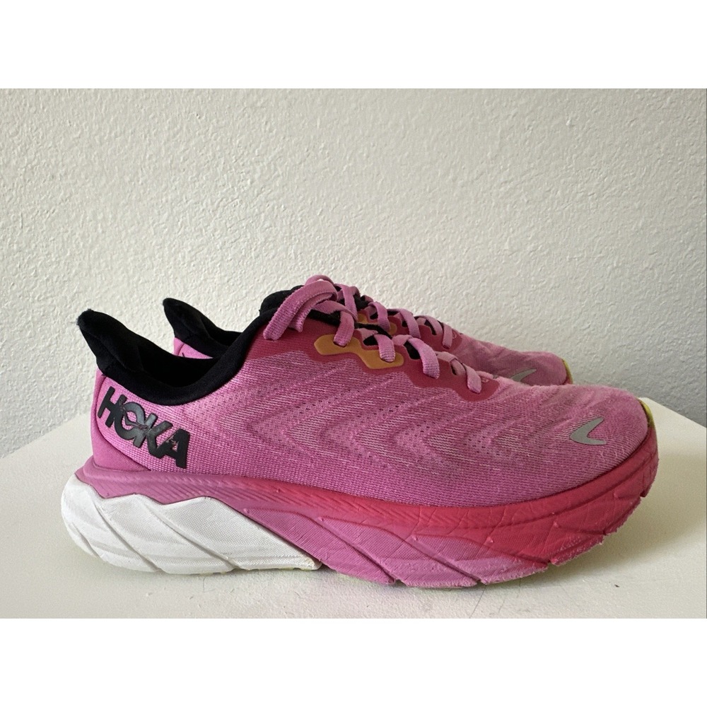 Hoka ONE Women's Arahi 6 in Strawberry Pink/Black ink Running Shoes Sz 8